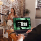 rode nt1 5g podcasting insitu producter monitoring audio 06 1385 8192x5464 rgb 1080x1080 5a600a7