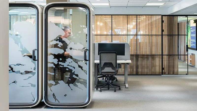 Your Brain Works Harder in an Open-Plan Office