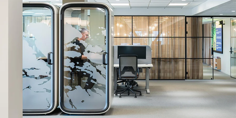 Your Brain Works Harder in an Open-Plan Office